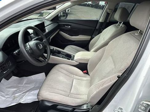 Used 2024 Honda Accord LX image 17