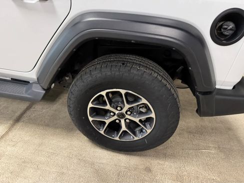 Used 2024 Jeep Wrangler Sport S image 9