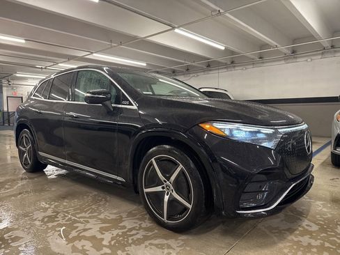 Certified 2023 Mercedes-Benz EQS 580 4MATIC SUV image 3