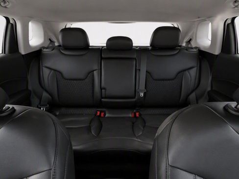 Used 2021 Jeep Compass Latitude FWD image 20