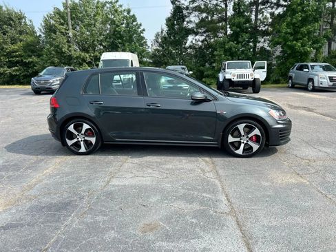 Used 2017 Volkswagen GTI SE image 6