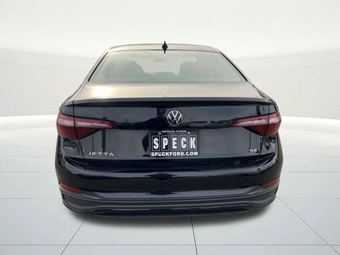 Used 2024 Volkswagen Jetta SE image 4