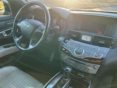 Used 2016 INFINITI Q70 3.7 w/ Sport Package image 19