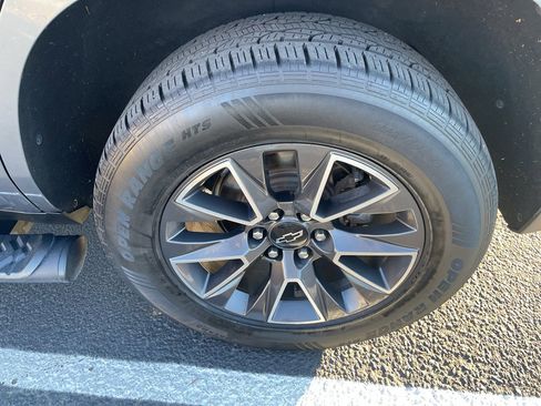 Used 2021 Chevrolet Tahoe Z71 w/ Z71 Signature Package image 9