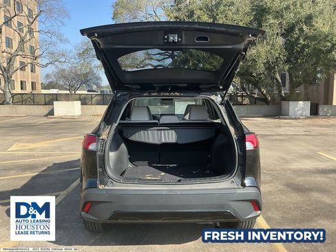 Used 2023 Toyota Corolla Cross LE image 6