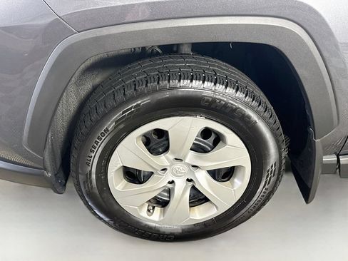 Used 2021 Toyota RAV4 LE w/ Carpet Mat Package (TMS) AWD/4WD image 4