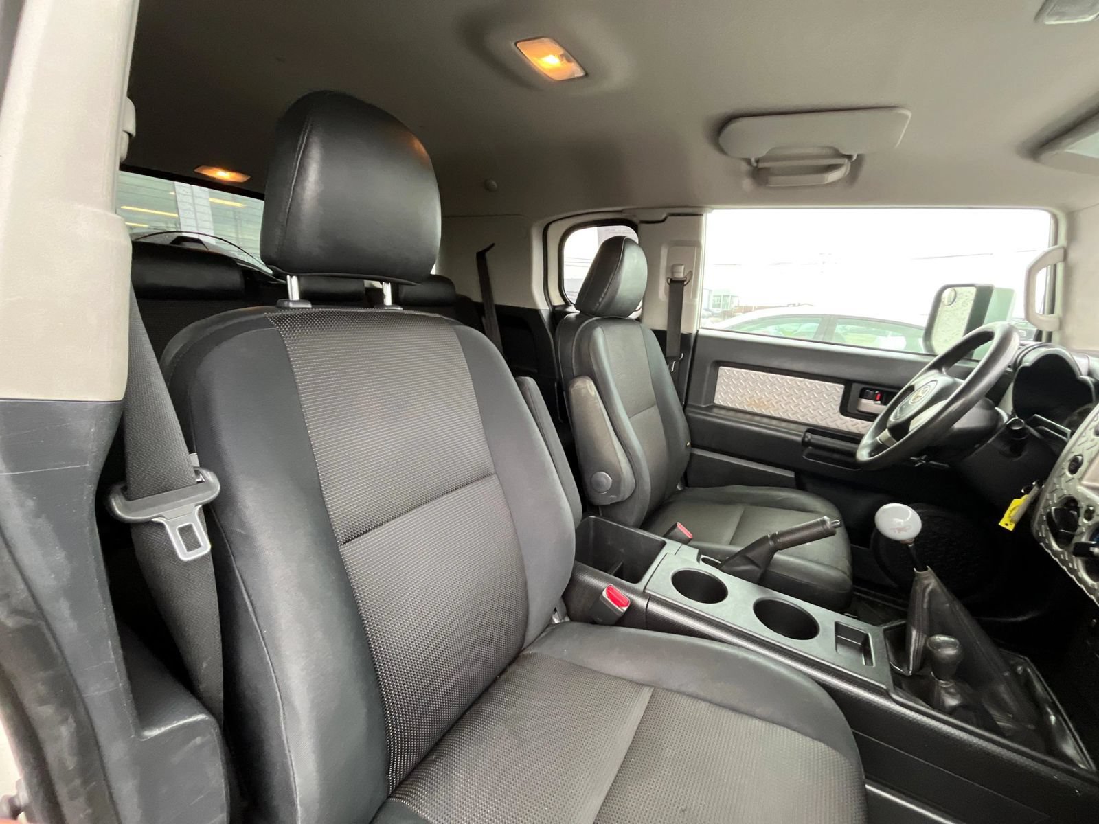 Used 2010 Toyota FJ Cruiser 4WD image 26