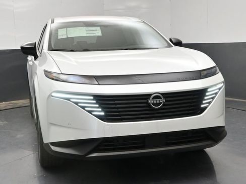 Certified 2025 Nissan Murano SV image 2