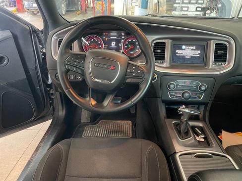 Used 2019 Dodge Charger SXT RWD image 8