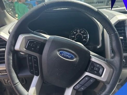 Used 2019 Ford F150 Lariat w/ Equipment Group 502A Luxury AWD/4WD image 11