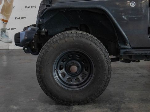 Used 2017 Jeep Wrangler Unlimited Sahara image 14