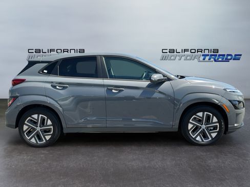 Used 2023 Hyundai Kona SE w/ Cargo Package FWD image 4