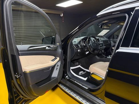 Used 2015 Mercedes-Benz GL 550 4MATIC image 40