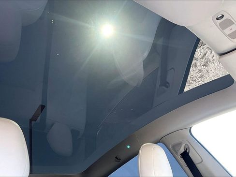 Used 2023 Tesla Model Y Long Range image 18