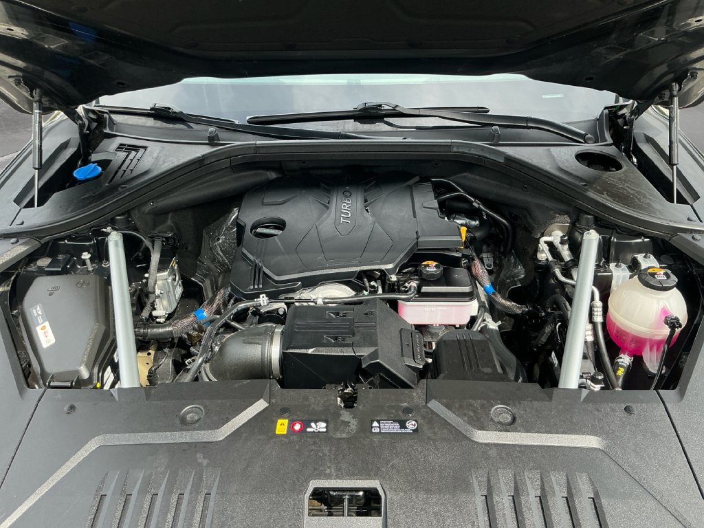 Used 2025 Genesis GV70 2.5T AWD/4WD image 18