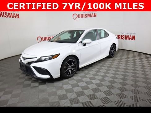 Used 2022 Toyota Camry SE FWD image 3