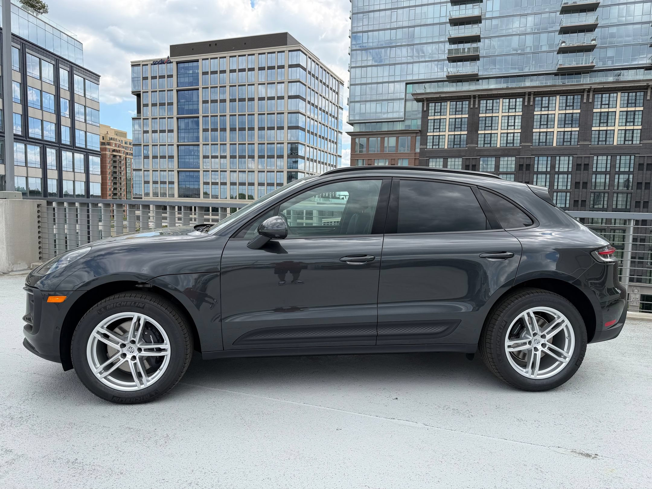 Certified 2026 Porsche Macan AWD/4WD image 2