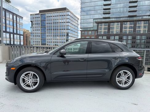 Certified 2026 Porsche Macan AWD/4WD image 2