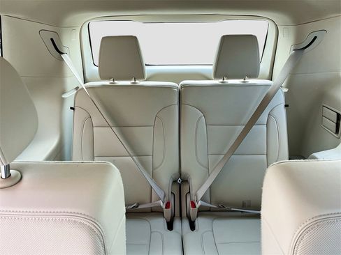 Used 2023 GMC Acadia Denali w/ Denali Ultimate Package image 27