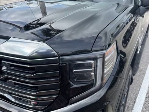 Used 2023 GMC Sierra 1500 AT4 w/ Technology Package image 4