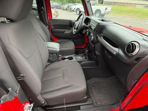 Used 2017 Jeep Wrangler Sport AWD/4WD image 30