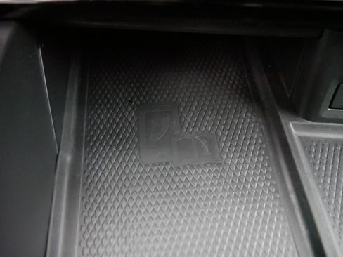 Certified 2024 Volkswagen Atlas SE image 28