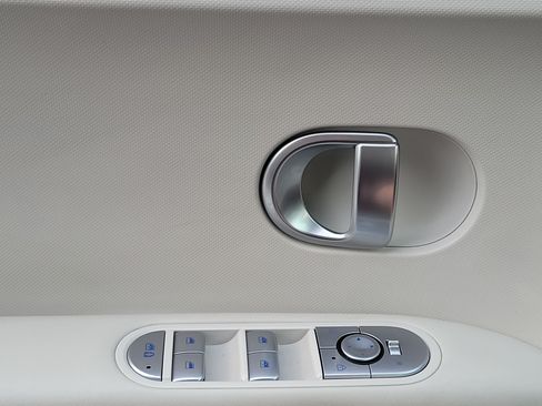 Certified 2024 Hyundai Ioniq 5 SEL RWD image 12