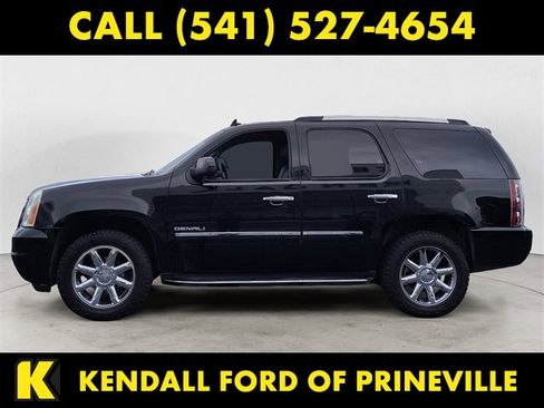 Used 2011 GMC Yukon Denali image 2