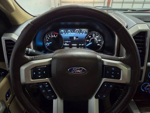 Used 2020 Ford F150 Lariat image 44