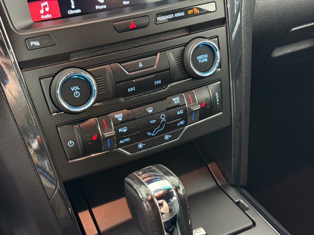 Used 2017 Ford Explorer XLT w/ Equipment Group 202A FWD image 25