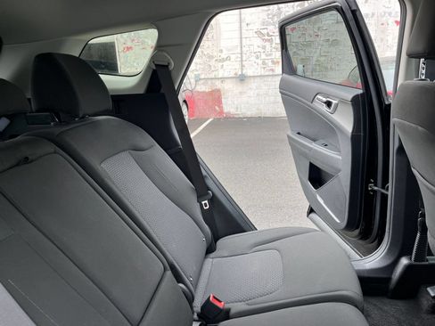 Used 2025 Kia Sportage LX FWD image 35