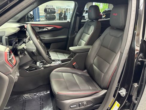 Used 2025 Chevrolet TrailBlazer RS w/ Convenience Package AWD/4WD image 9