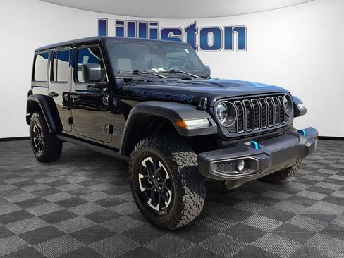 Used 2025 Jeep Wrangler Unlimited Rubicon 4xe w/ Safety Group AWD/4WD image 3