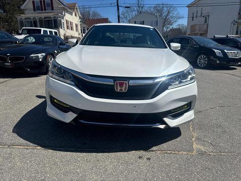 Used 2017 Honda Accord Sport Special Edition image 4
