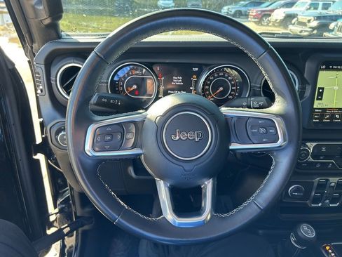 Certified 2022 Jeep Gladiator Overland w/ Popular Equipment Package image 16