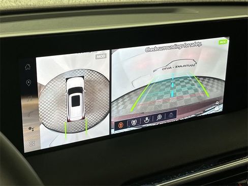 New 2025 Nissan Armada SL w/ Captain's Chari Seat Package image 17