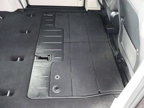 Used 2018 Dodge Grand Caravan SE FWD image 44