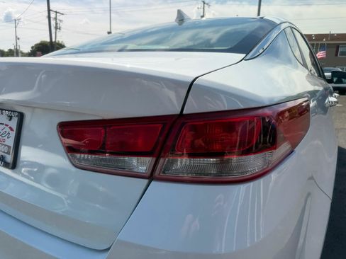 Used 2017 Kia Optima LX FWD image 27
