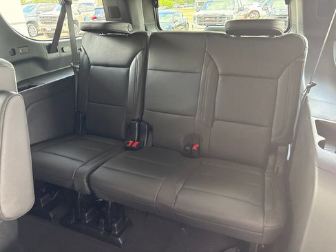 New 2026 Chevrolet Suburban LT w/ Comfort Package AWD/4WD image 18