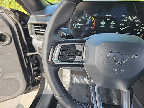 Used 2025 Ford Mustang Coupe image 16