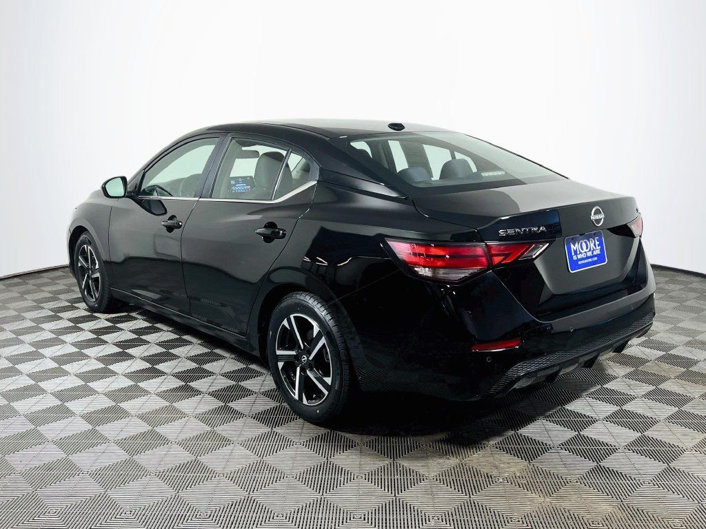Used 2024 Nissan Sentra SV FWD image 5