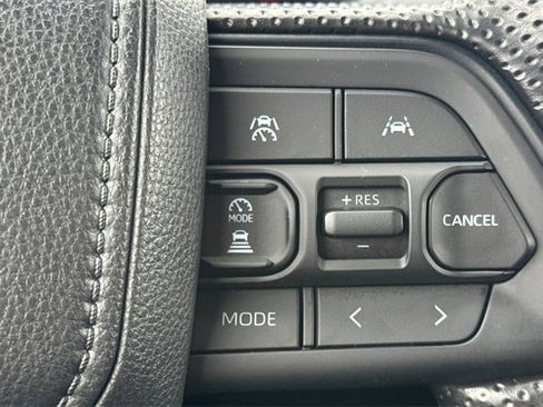 Used 2025 Toyota Tacoma SR5 image 38