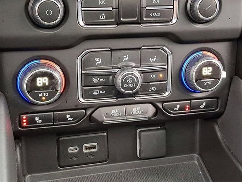 Certified 2024 Chevrolet Tahoe Z71 w/ Luxury Package image 16