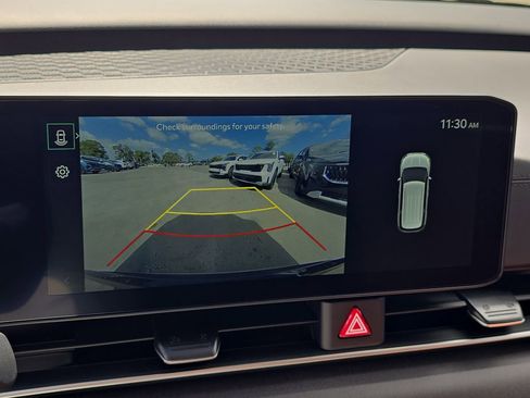 New 2026 Kia Carnival EX FWD image 25