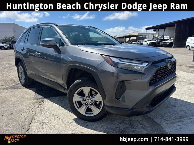 Used 2024 Toyota RAV4 XLE AWD/4WD image 1