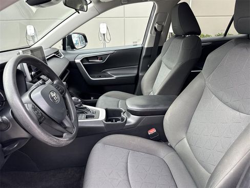 Used 2023 Toyota RAV4 XLE image 17