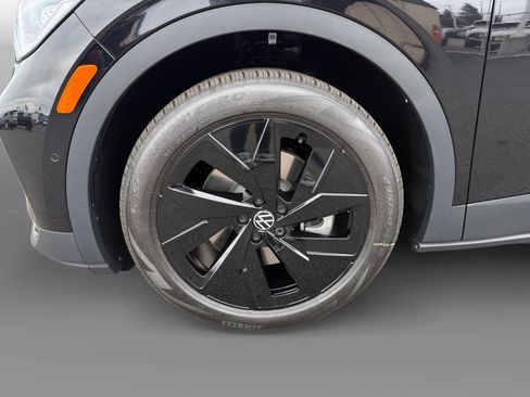 New 2025 Volkswagen ID.4 Pro S image 9