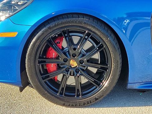 Used 2019 Porsche Panamera GTS image 17