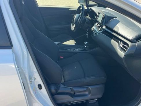 Used 2018 Toyota C-HR XLE FWD image 10