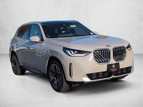 Used 2025 BMW X3 xDrive30i w/ Premium Package image 3